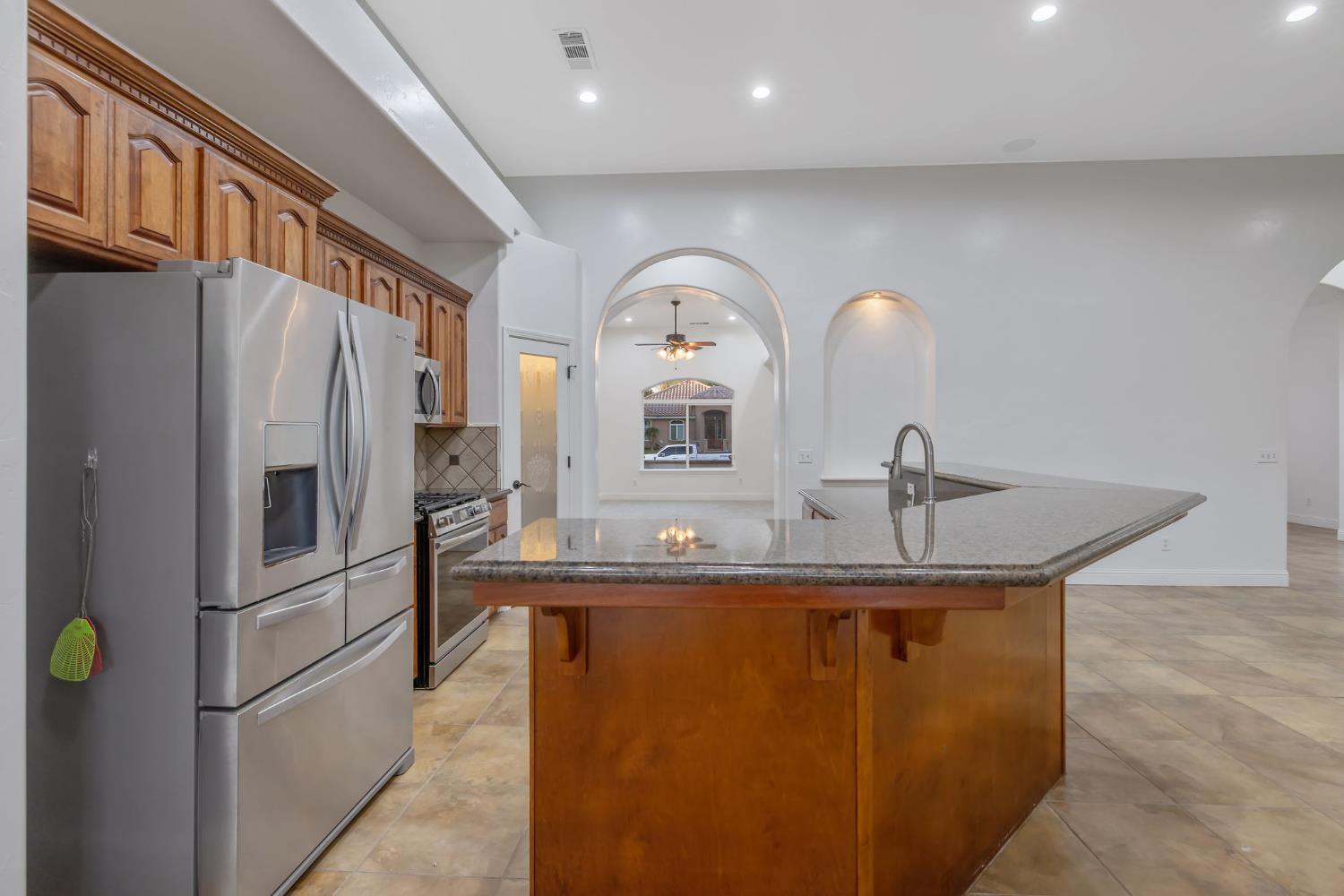 4421 E Douglas Ave, Visalia, CA 93292