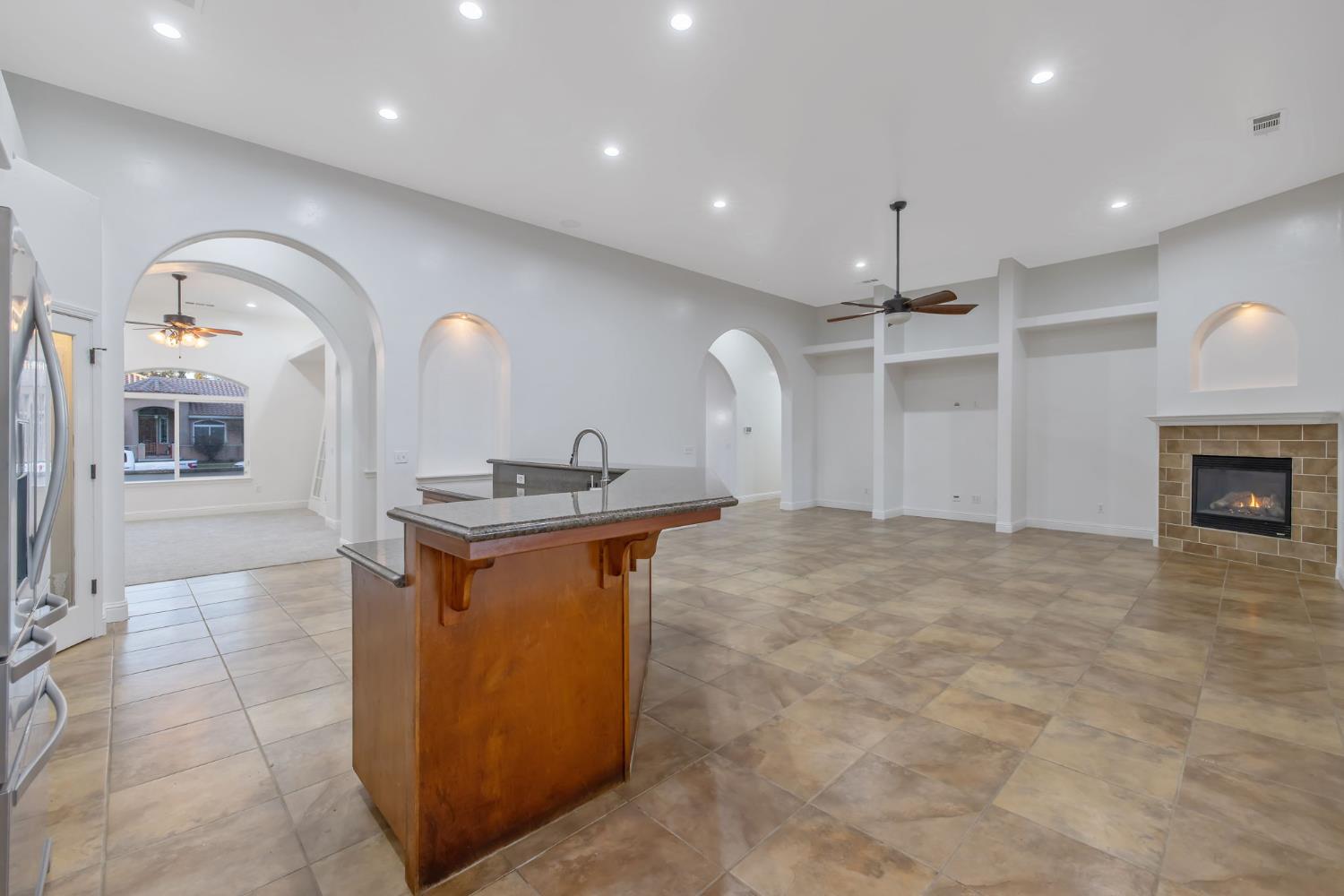 4421 E Douglas Ave, Visalia, CA 93292