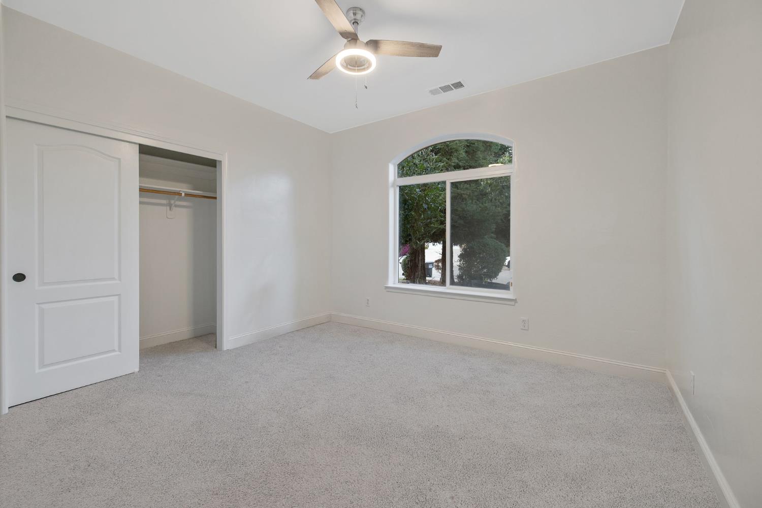 4421 E Douglas Ave, Visalia, CA 93292