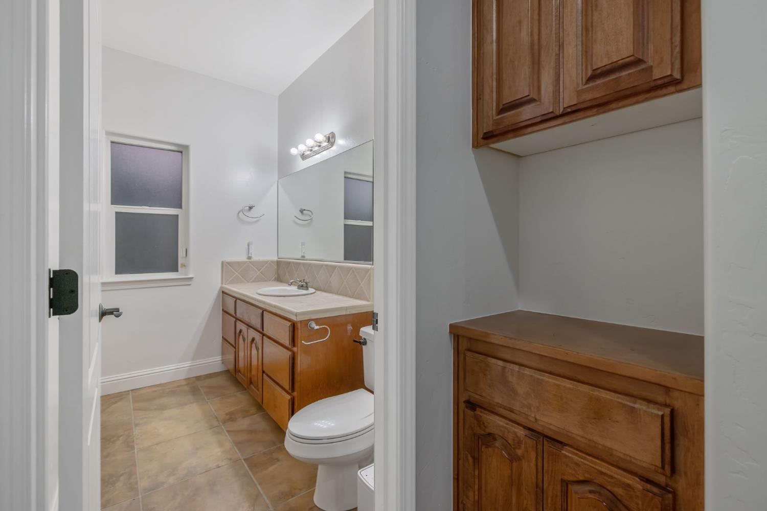 4421 E Douglas Ave, Visalia, CA 93292