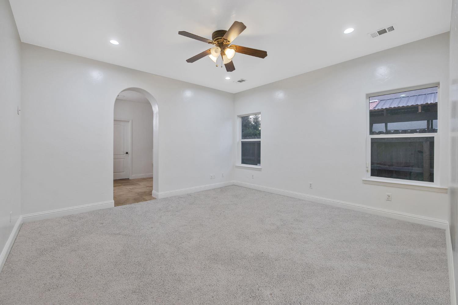 4421 E Douglas Ave, Visalia, CA 93292