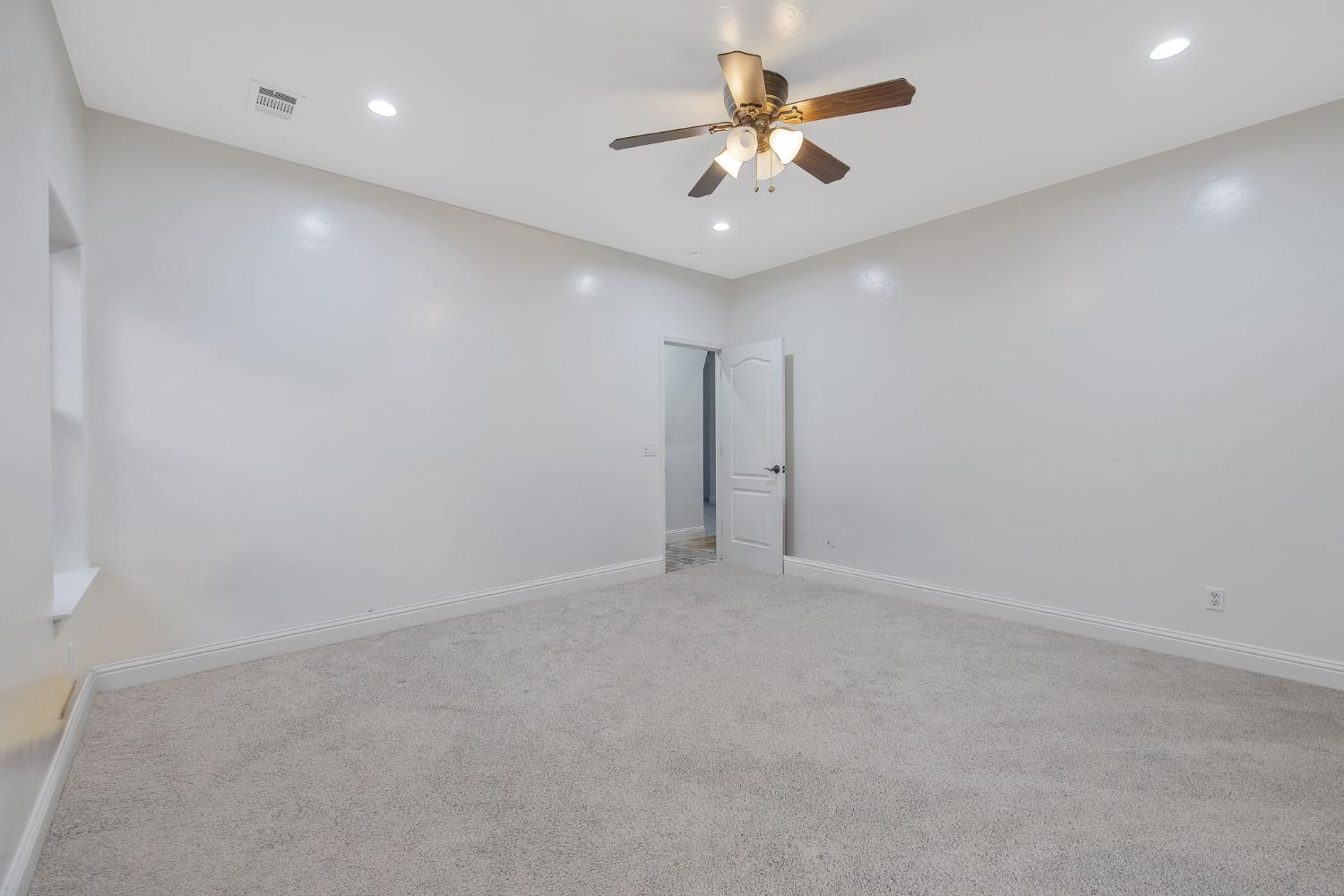 4421 E Douglas Ave, Visalia, CA 93292