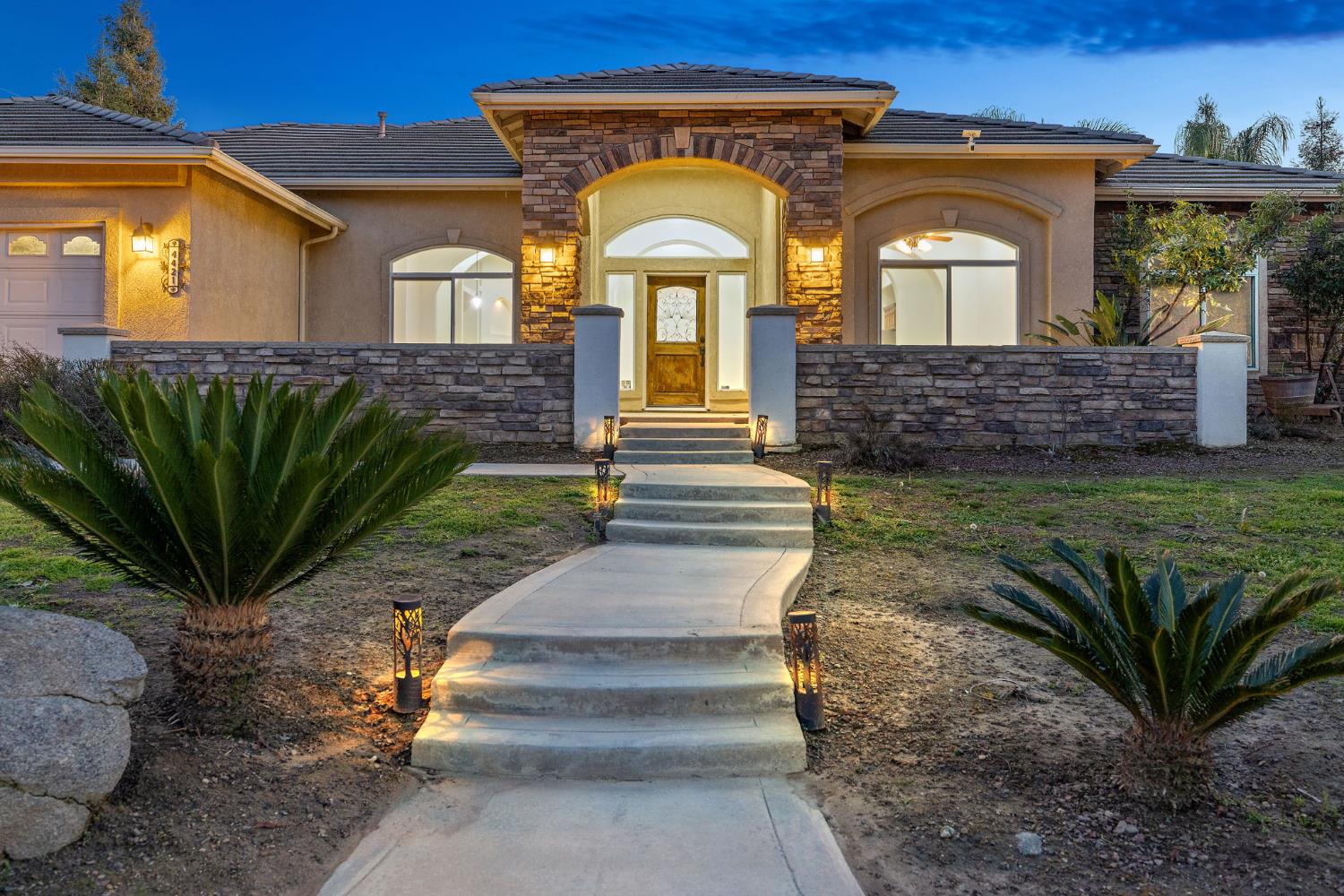 4421 E Douglas Ave, Visalia, CA 93292