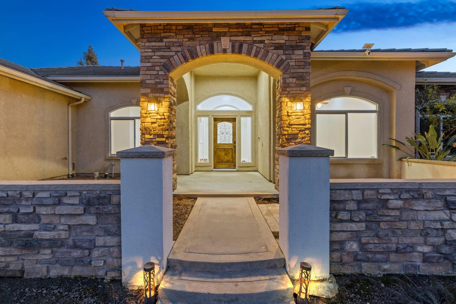 4421 E Douglas Ave, Visalia, CA 93292