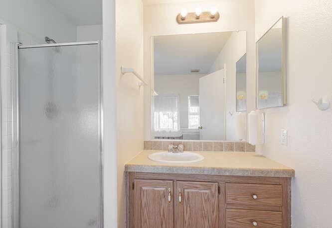 2575 S willow #63, Fresno, CA 93725