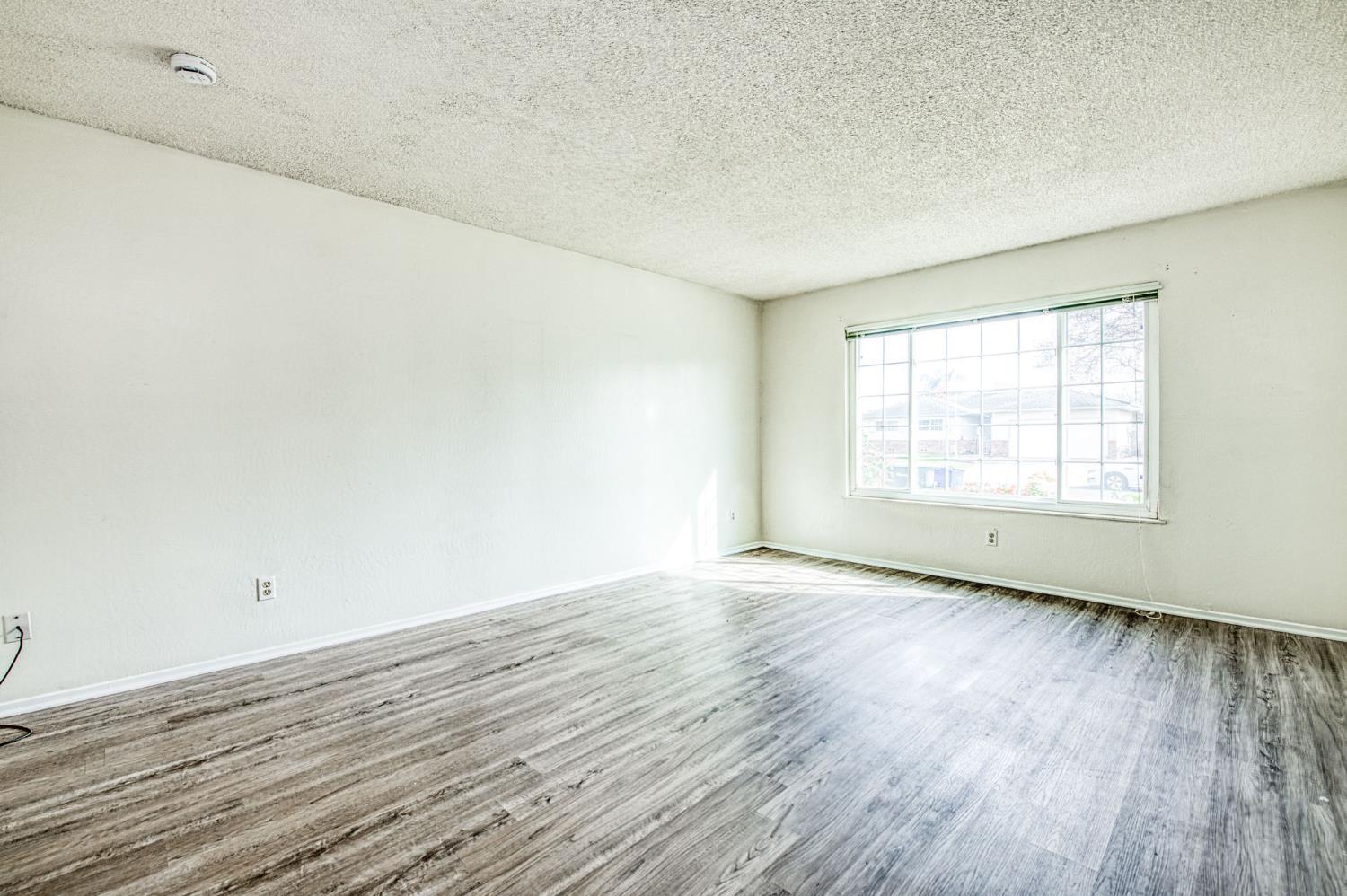 4129 N Ricewood Ave, Fresno, CA 93705