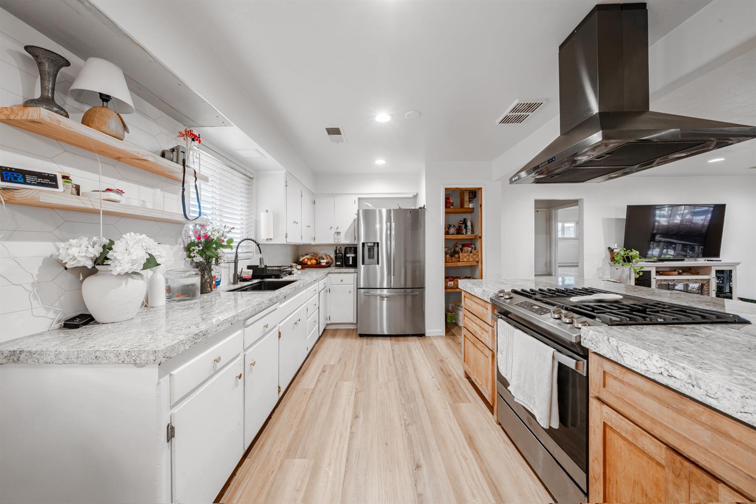 716 Willis Ave, Madera, CA 93637