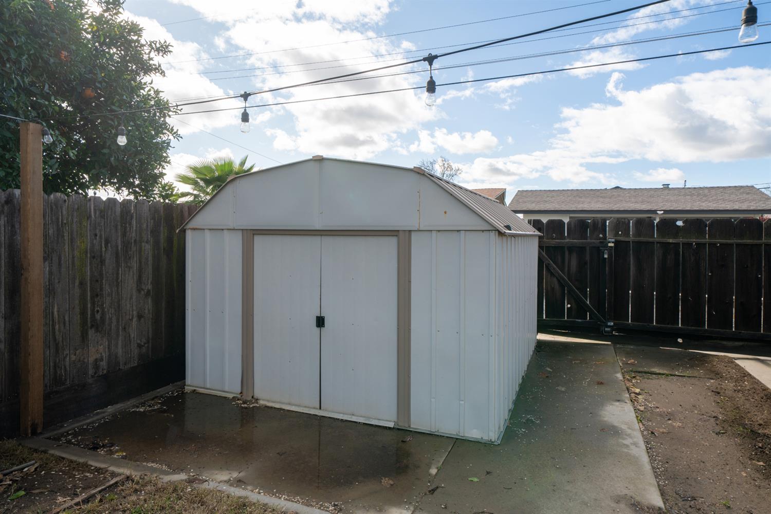 716 Willis Ave, Madera, CA 93637