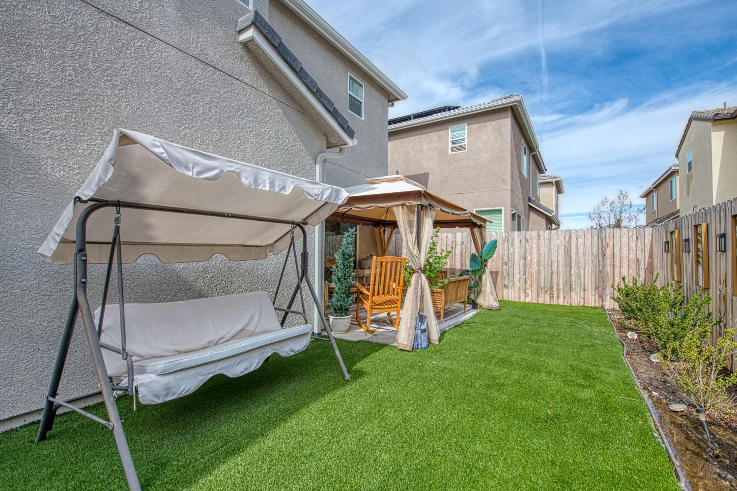 2053 N Ralph Ln, Clovis, CA 93619