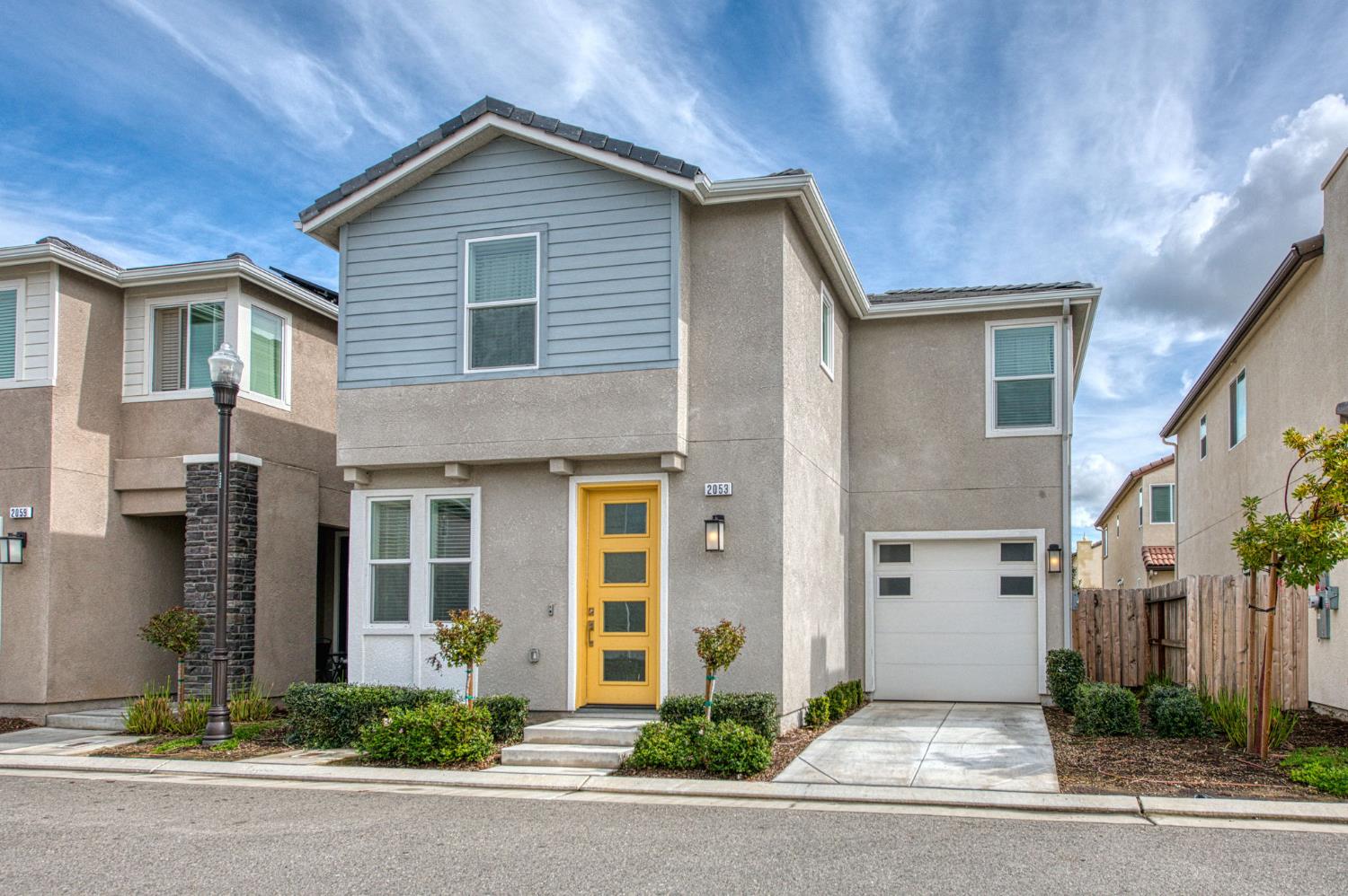 2053 N Ralph Ln, Clovis, CA 93619