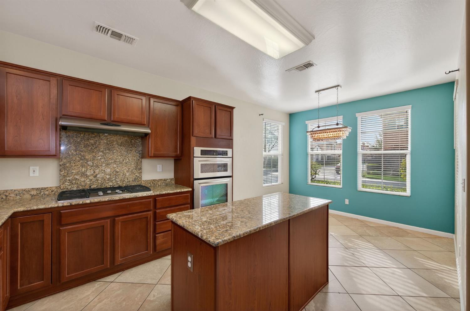 1851 N Dupree Ln, Clovis, CA 93619