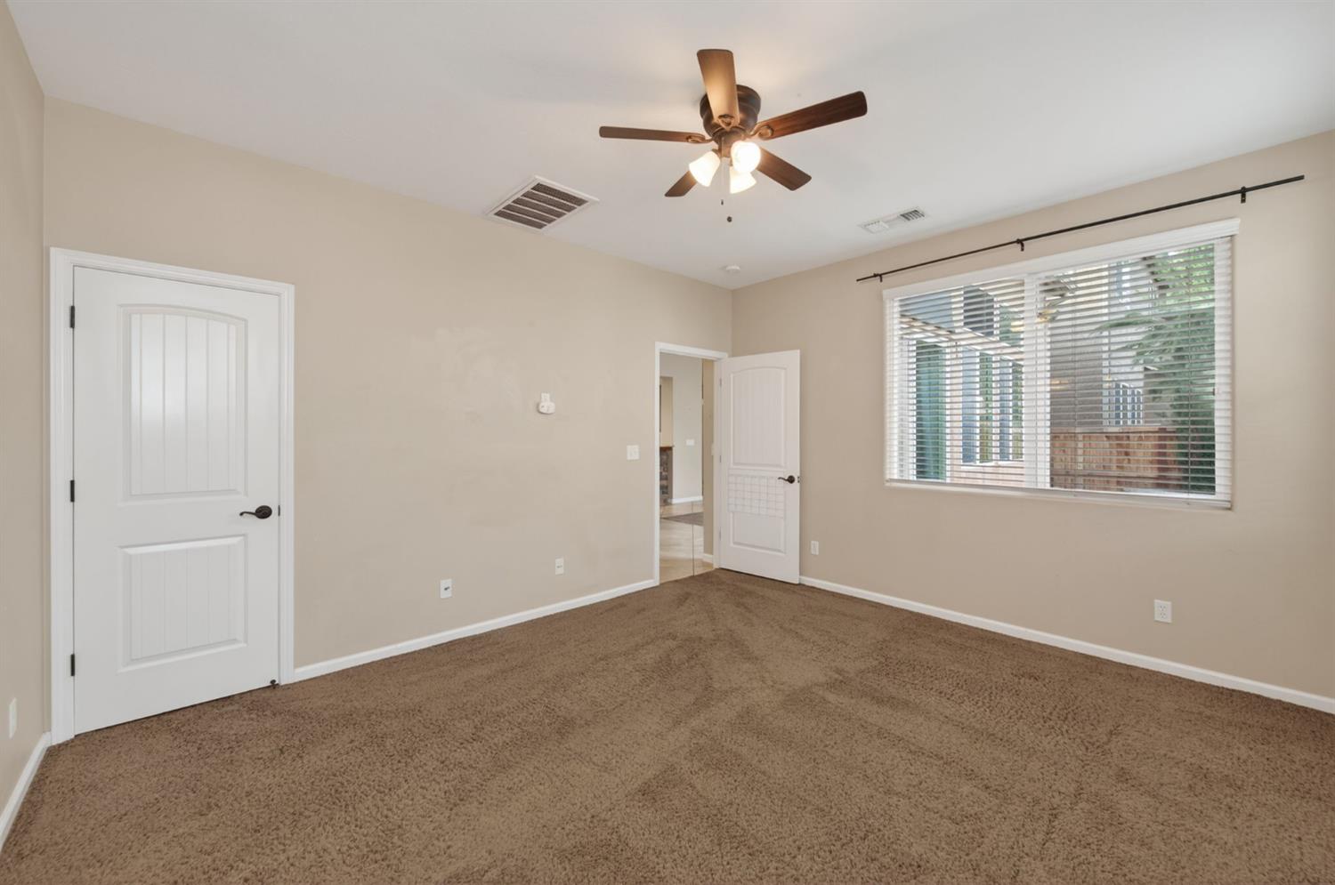 1851 N Dupree Ln, Clovis, CA 93619