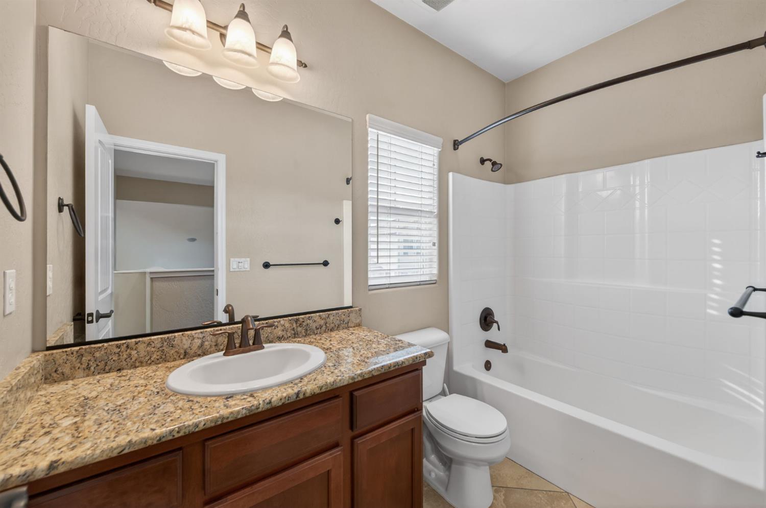 1851 N Dupree Ln, Clovis, CA 93619