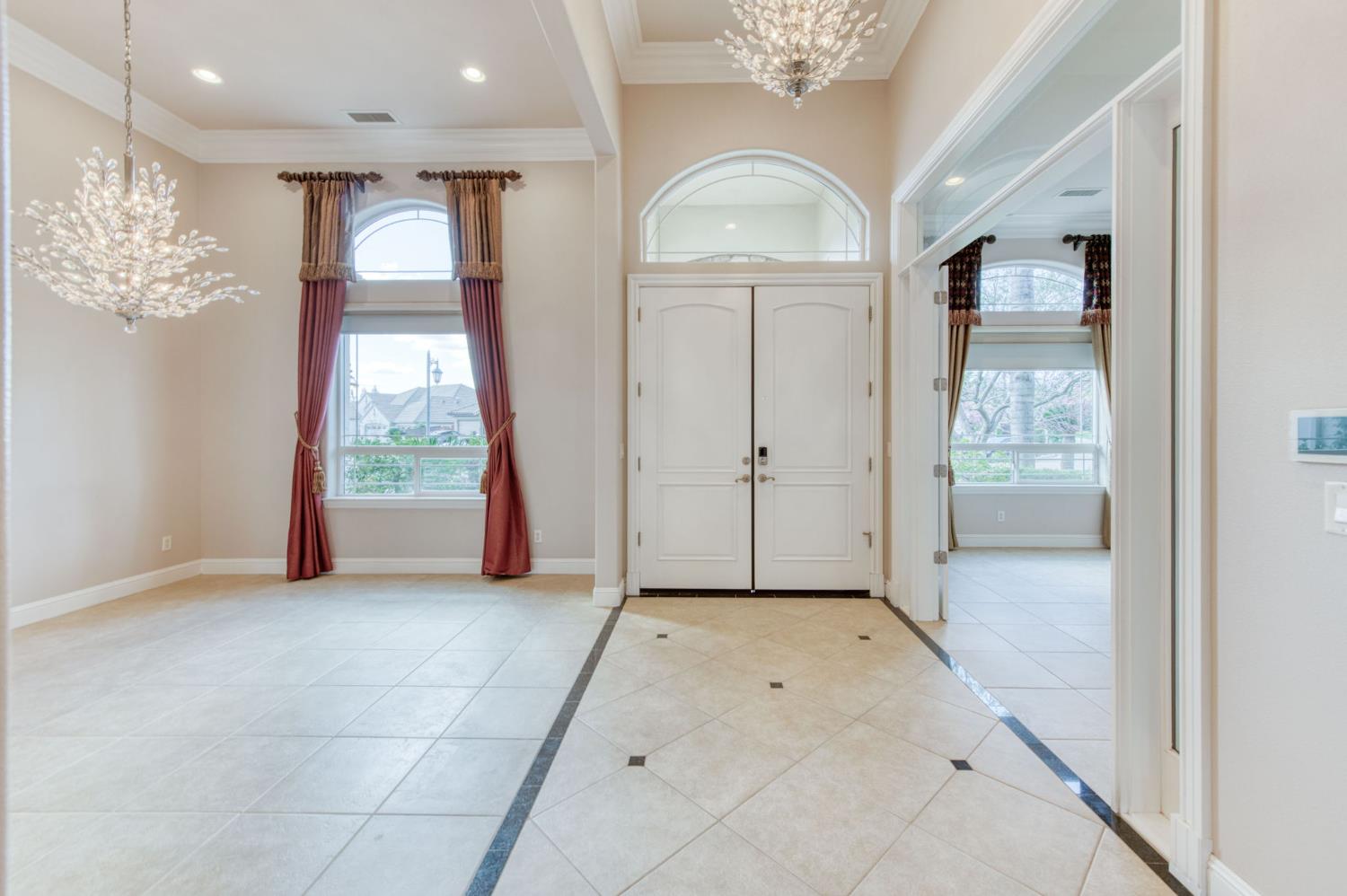 10890 N Sierra Vista Ave, Fresno, CA 93730