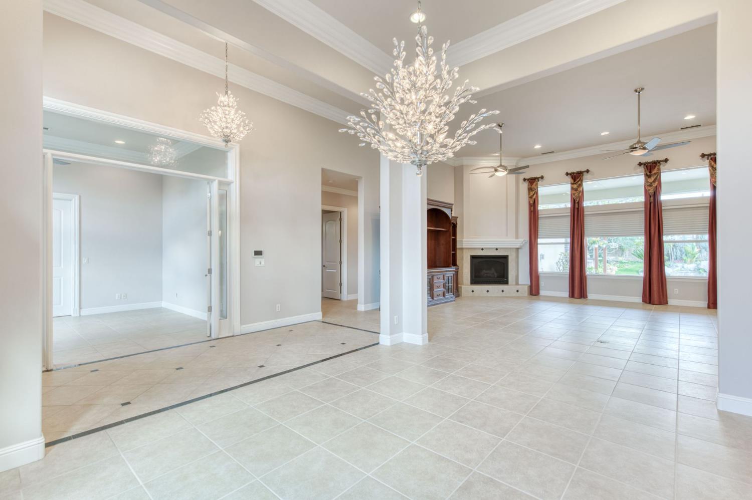 10890 N Sierra Vista Ave, Fresno, CA 93730