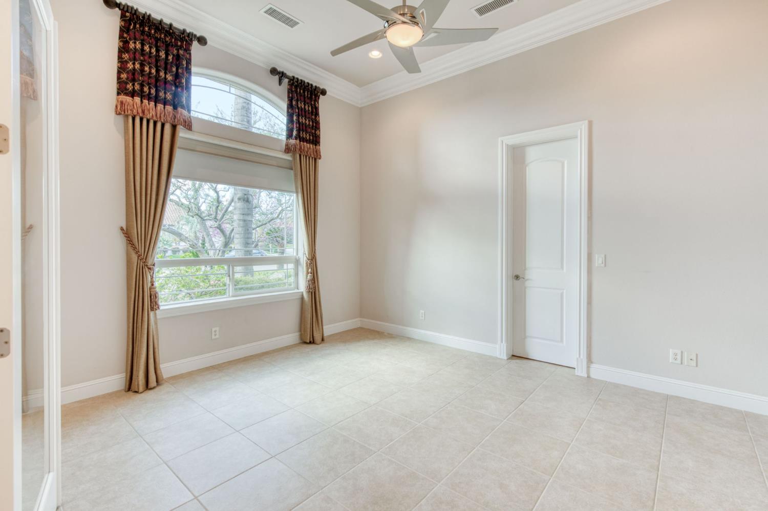 10890 N Sierra Vista Ave, Fresno, CA 93730