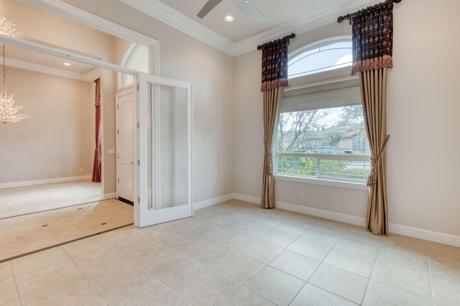 10890 N Sierra Vista Ave, Fresno, CA 93730