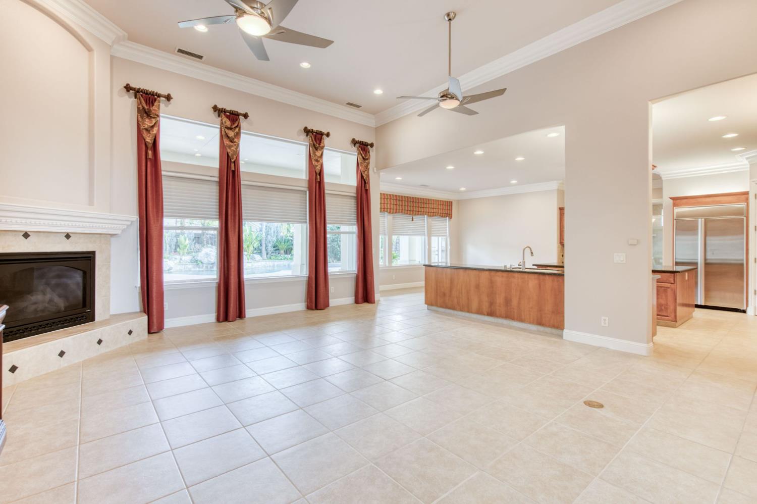 10890 N Sierra Vista Ave, Fresno, CA 93730