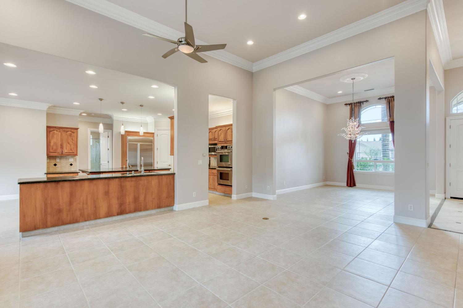 10890 N Sierra Vista Ave, Fresno, CA 93730