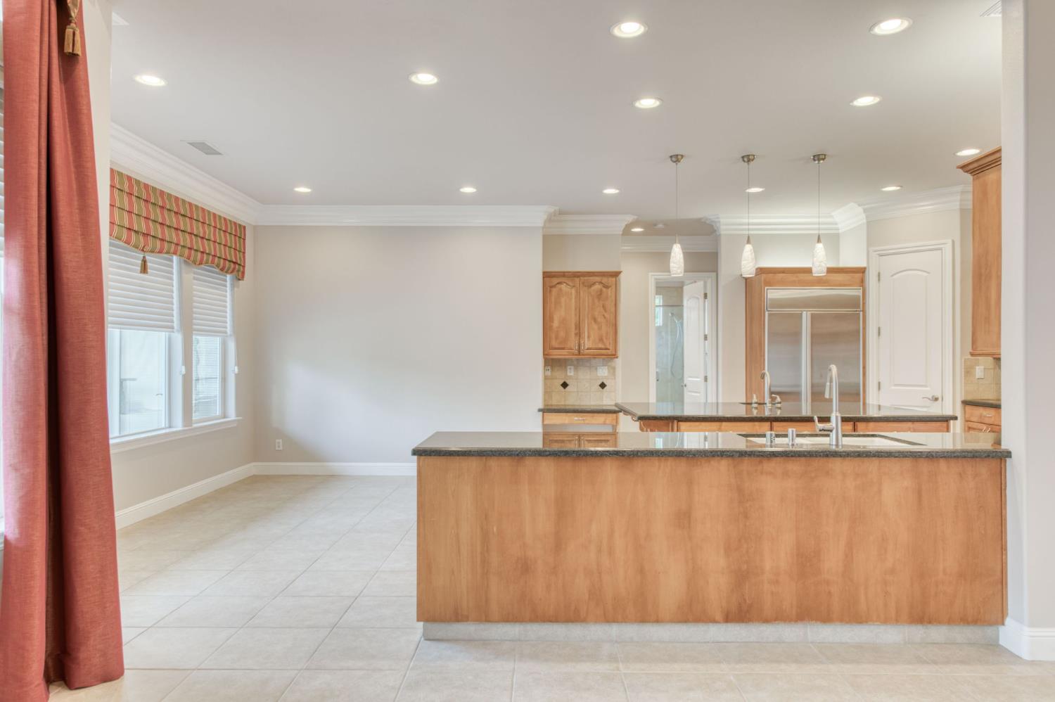 10890 N Sierra Vista Ave, Fresno, CA 93730