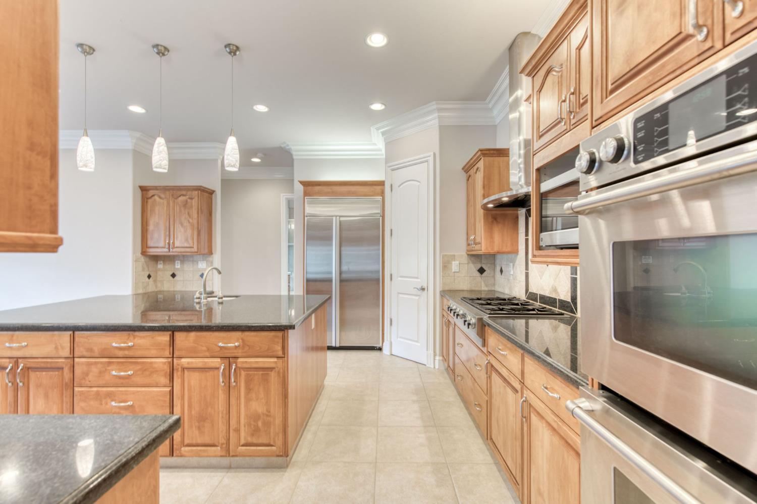 10890 N Sierra Vista Ave, Fresno, CA 93730