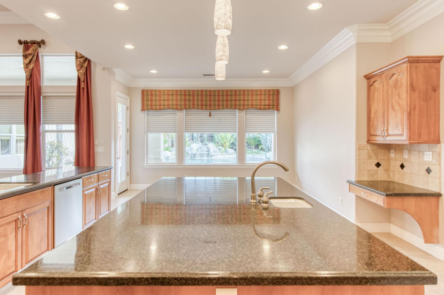 10890 N Sierra Vista Ave, Fresno, CA 93730