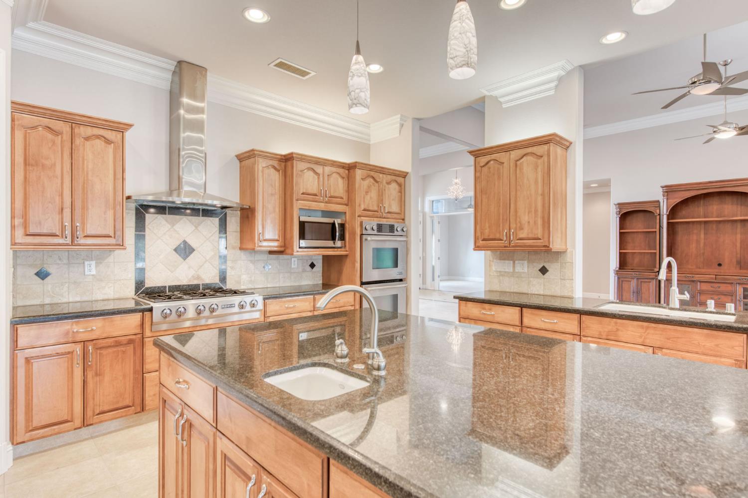 10890 N Sierra Vista Ave, Fresno, CA 93730