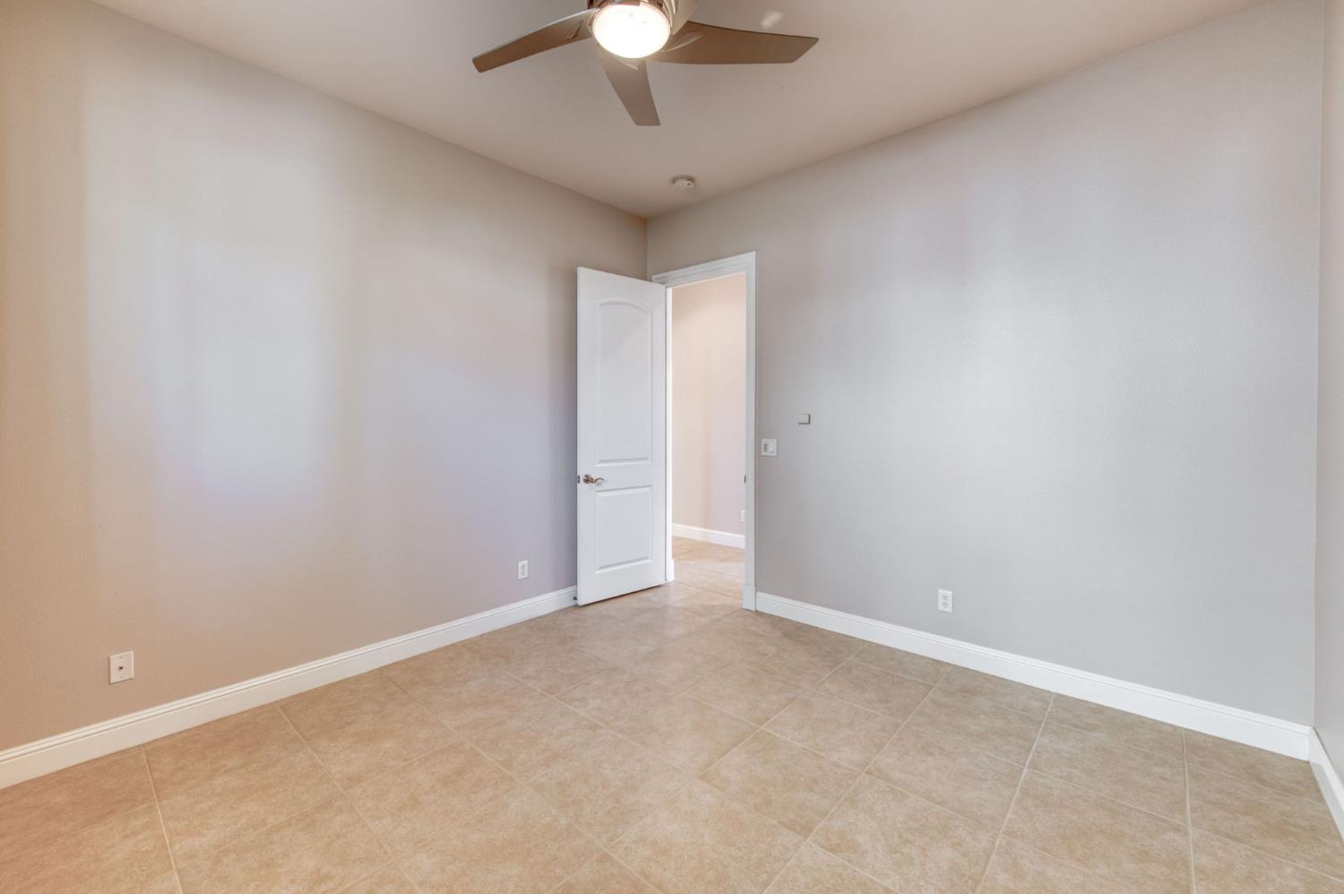 10890 N Sierra Vista Ave, Fresno, CA 93730