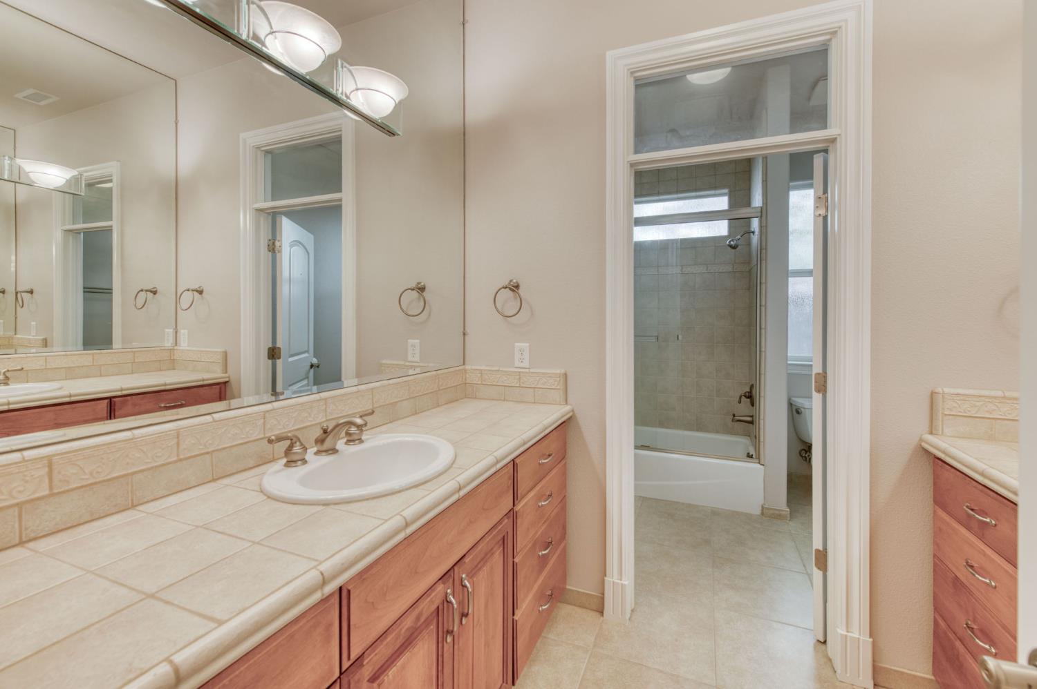 10890 N Sierra Vista Ave, Fresno, CA 93730