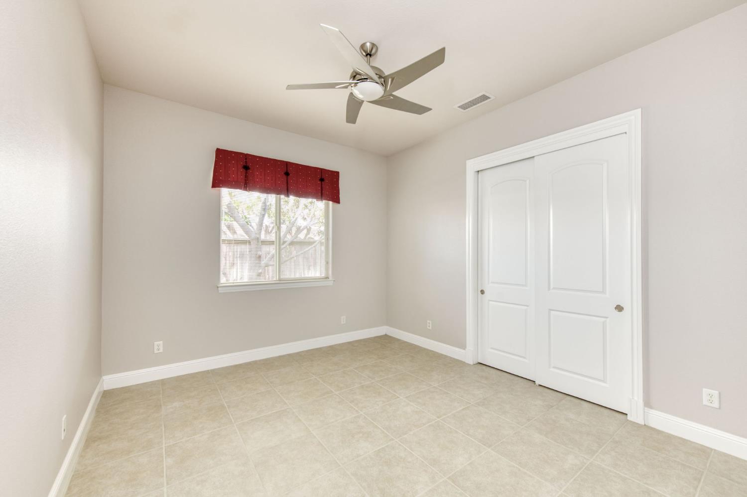 10890 N Sierra Vista Ave, Fresno, CA 93730