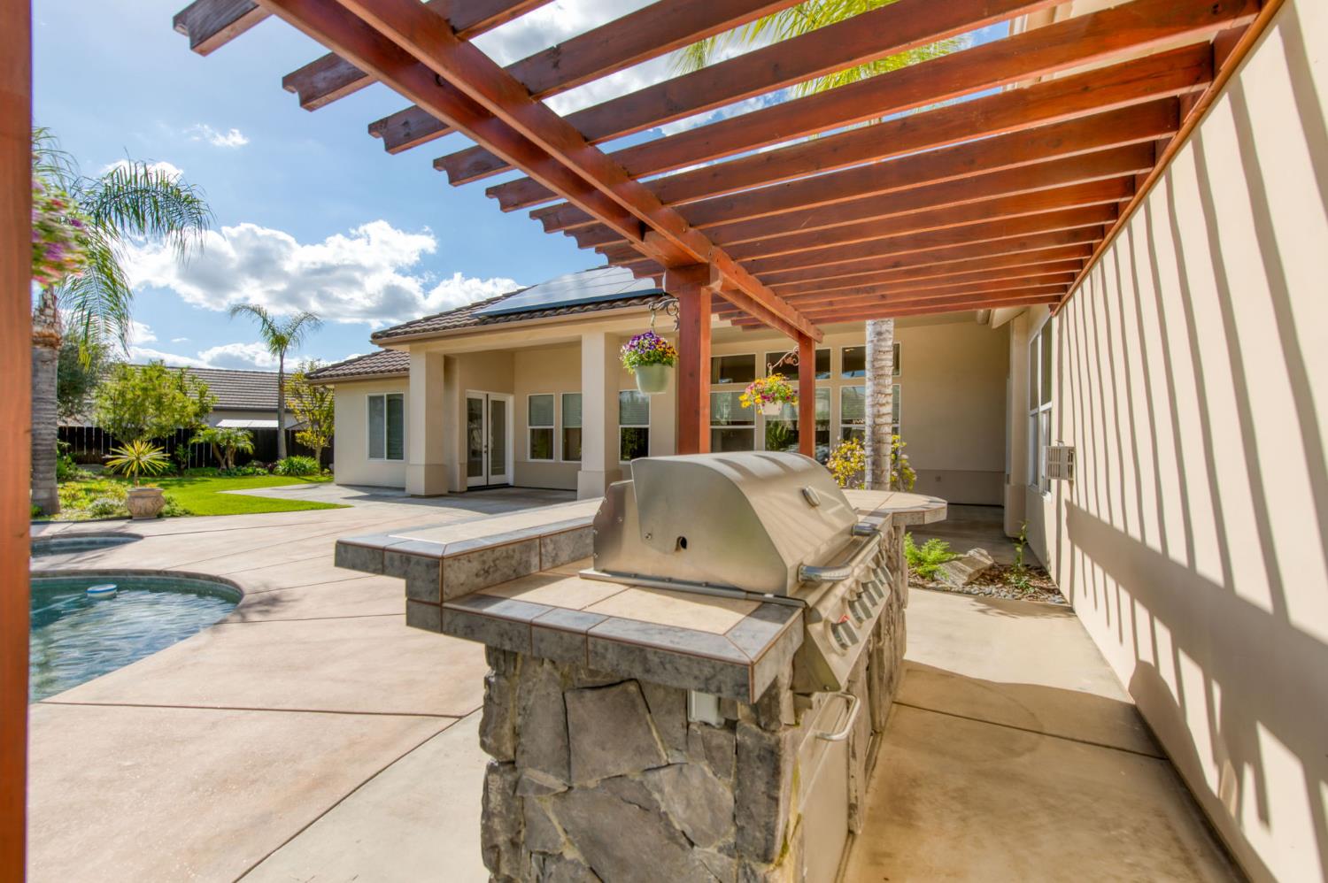 10890 N Sierra Vista Ave, Fresno, CA 93730