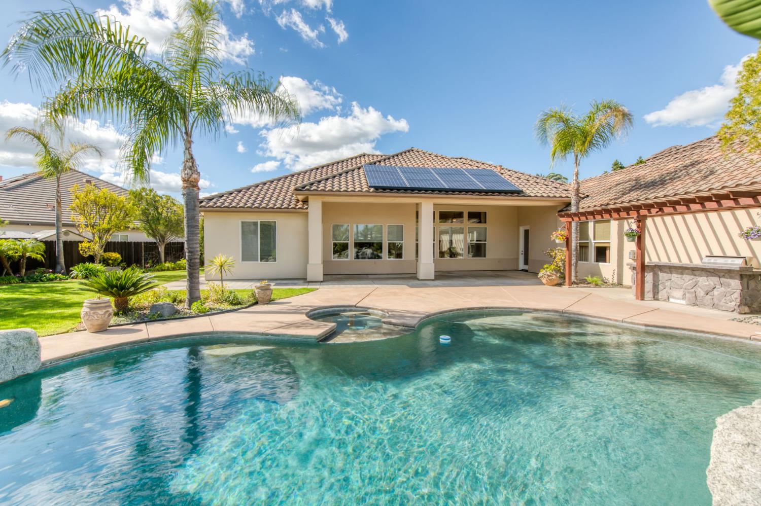 10890 N Sierra Vista Ave, Fresno, CA 93730