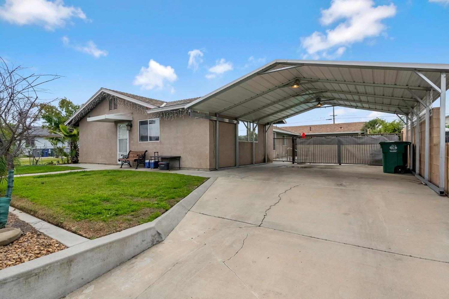 2469 Shaft St, Selma, CA 93662