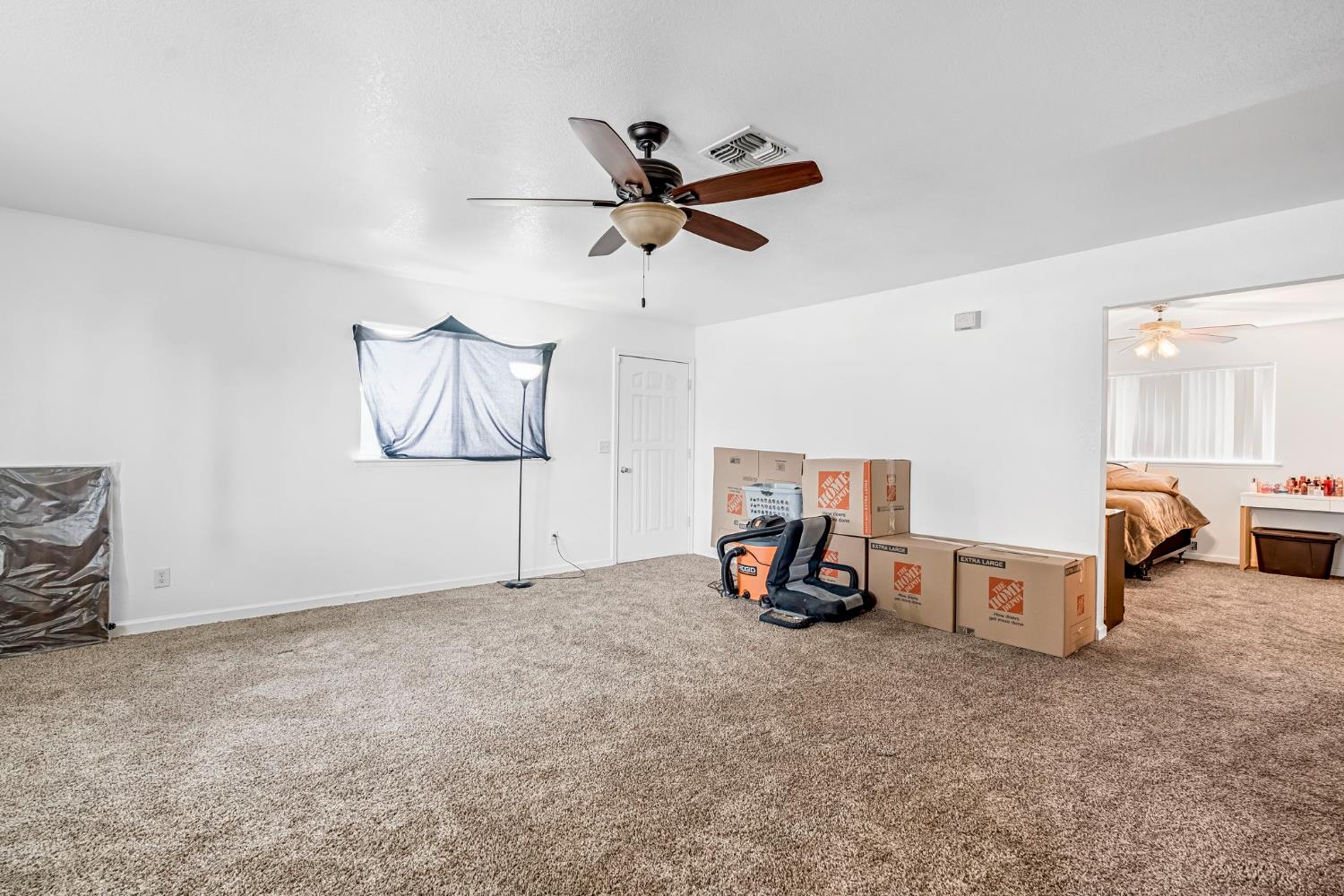 2469 Shaft St, Selma, CA 93662