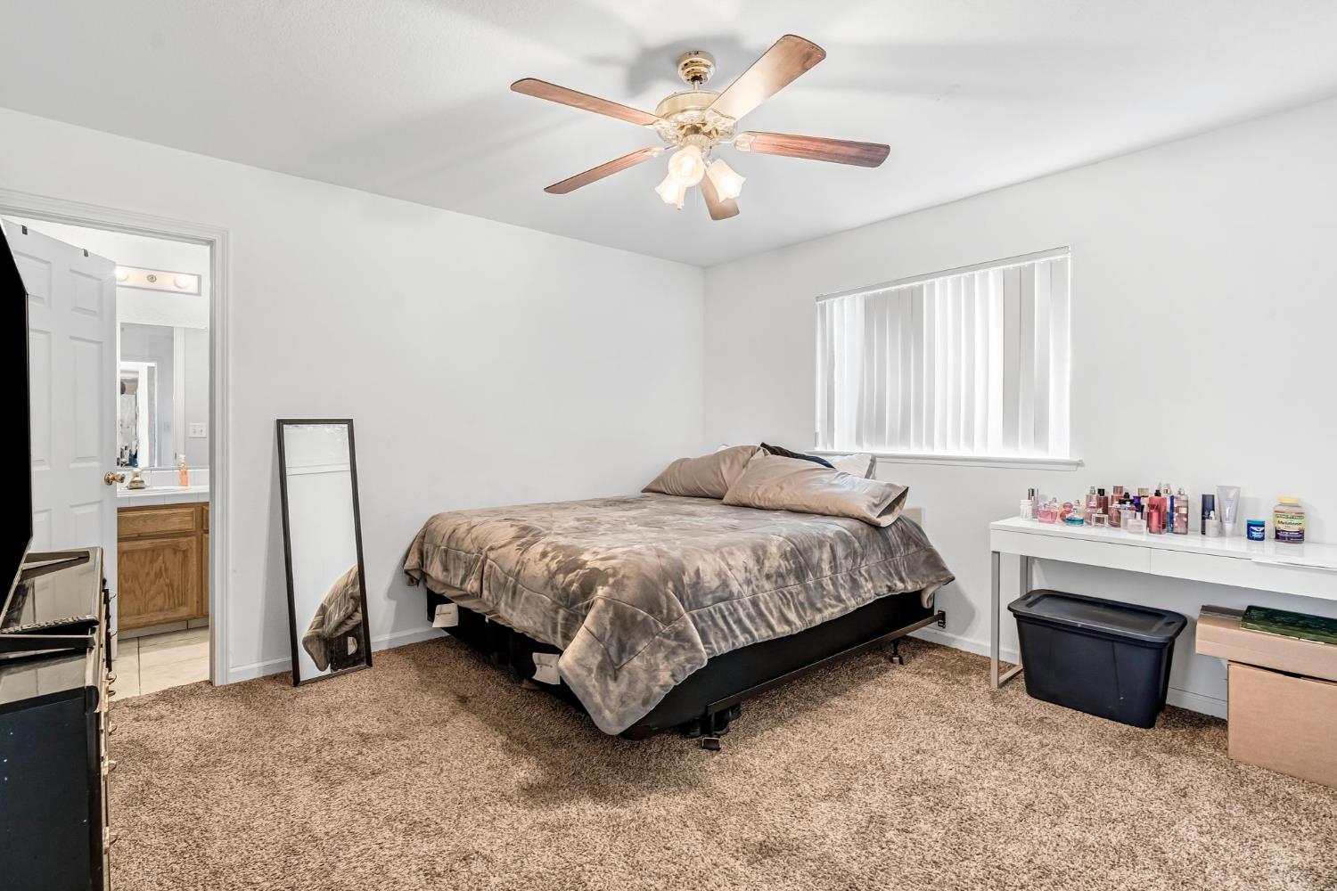 2469 Shaft St, Selma, CA 93662