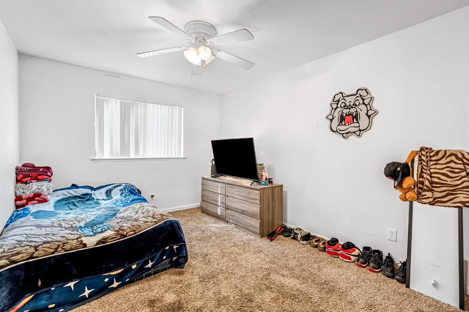 2469 Shaft St, Selma, CA 93662