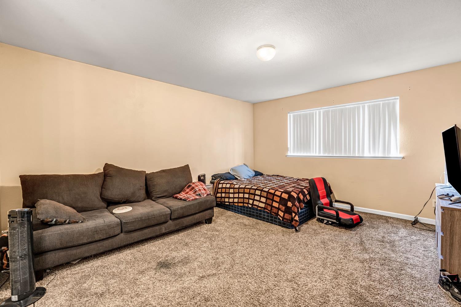 2469 Shaft St, Selma, CA 93662