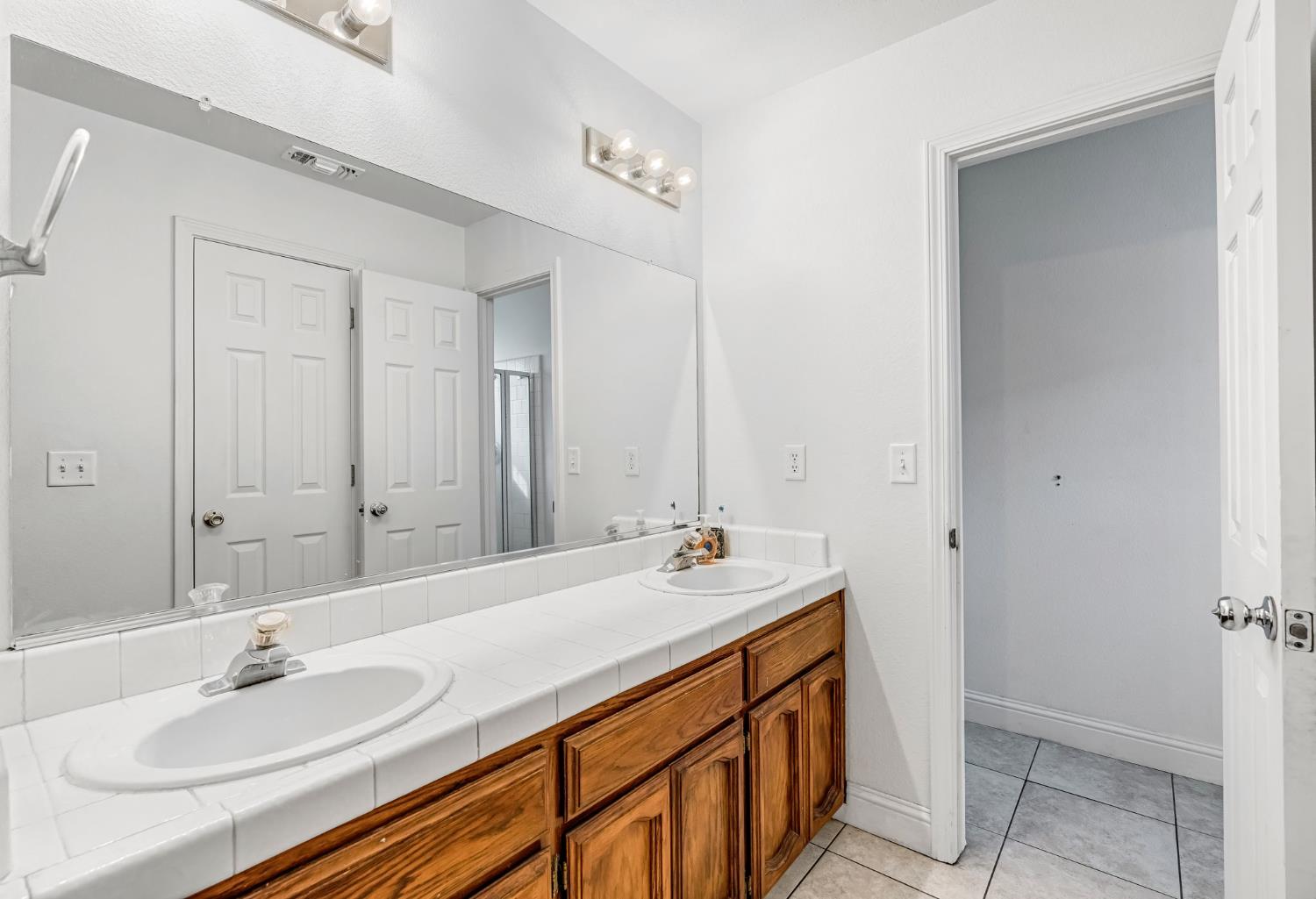 2469 Shaft St, Selma, CA 93662