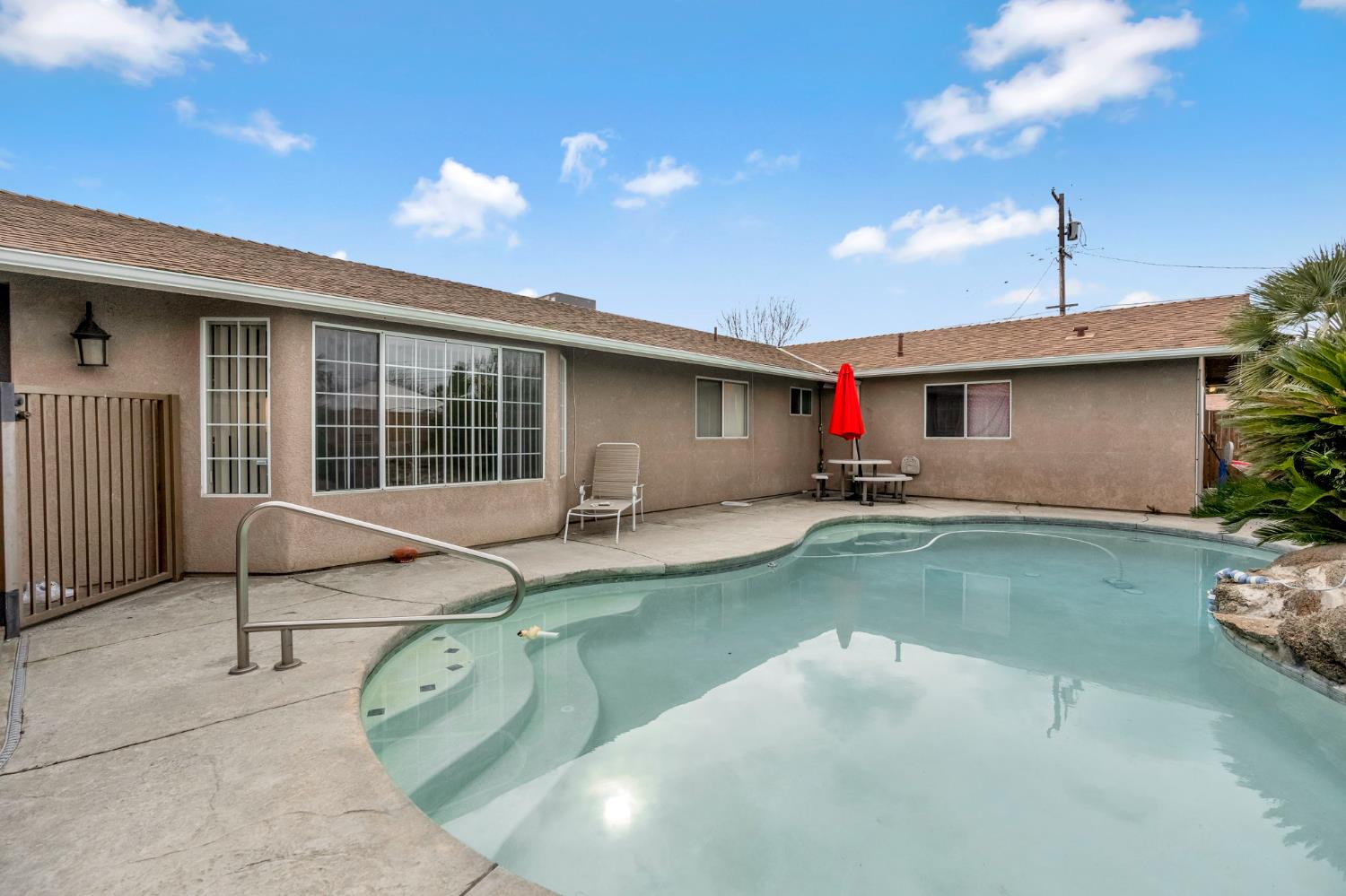 2469 Shaft St, Selma, CA 93662
