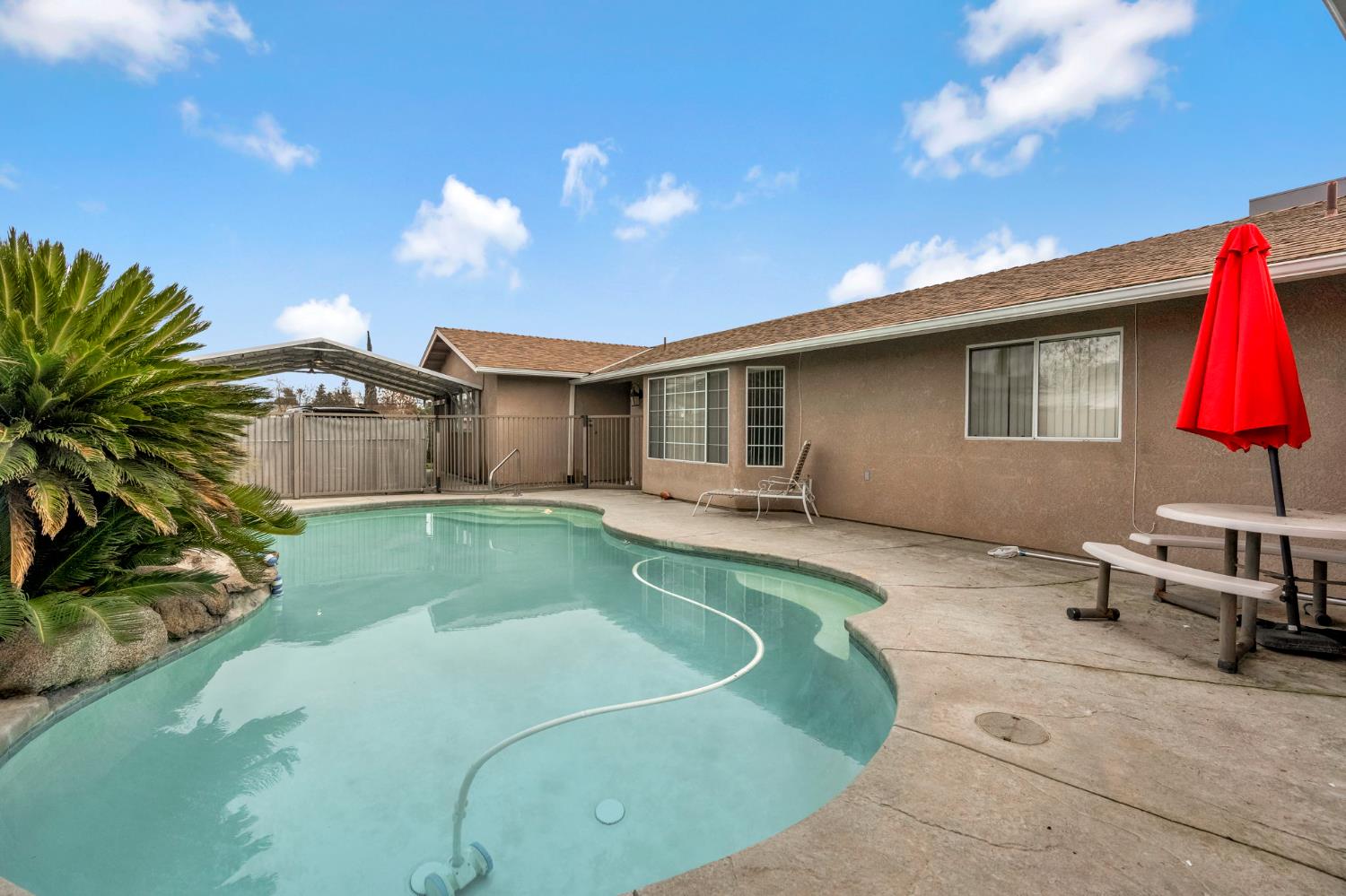 2469 Shaft St, Selma, CA 93662