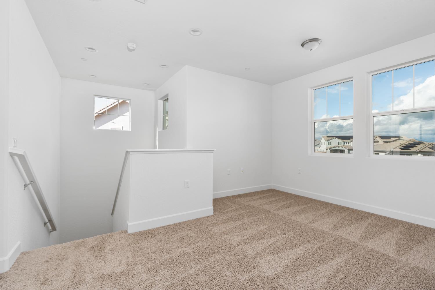 1146 Ponderosa Way W, Madera, CA 93636