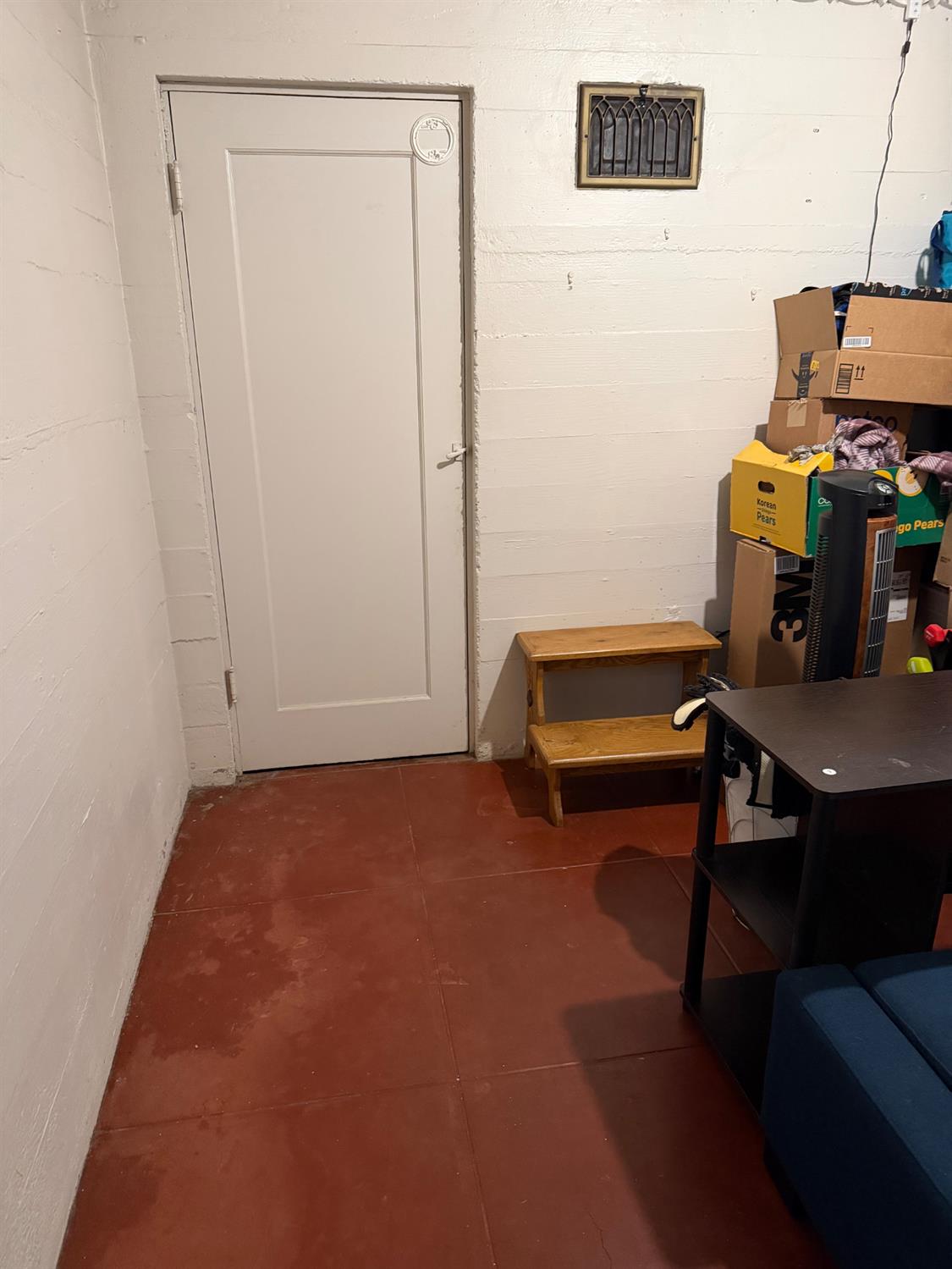 215 E Clinton Ave, Fresno, CA 93704