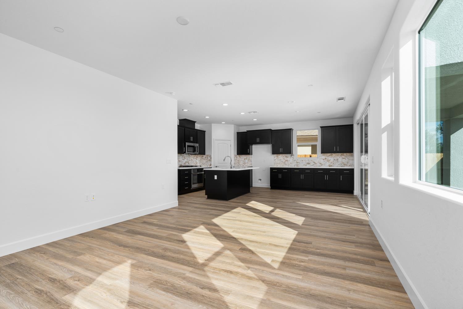 1140 Ponderosa Way W, Madera, CA 93636