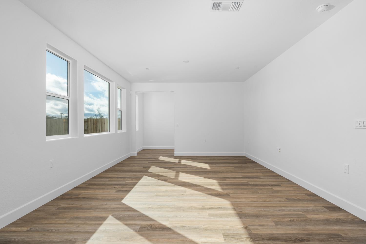 1140 Ponderosa Way W, Madera, CA 93636