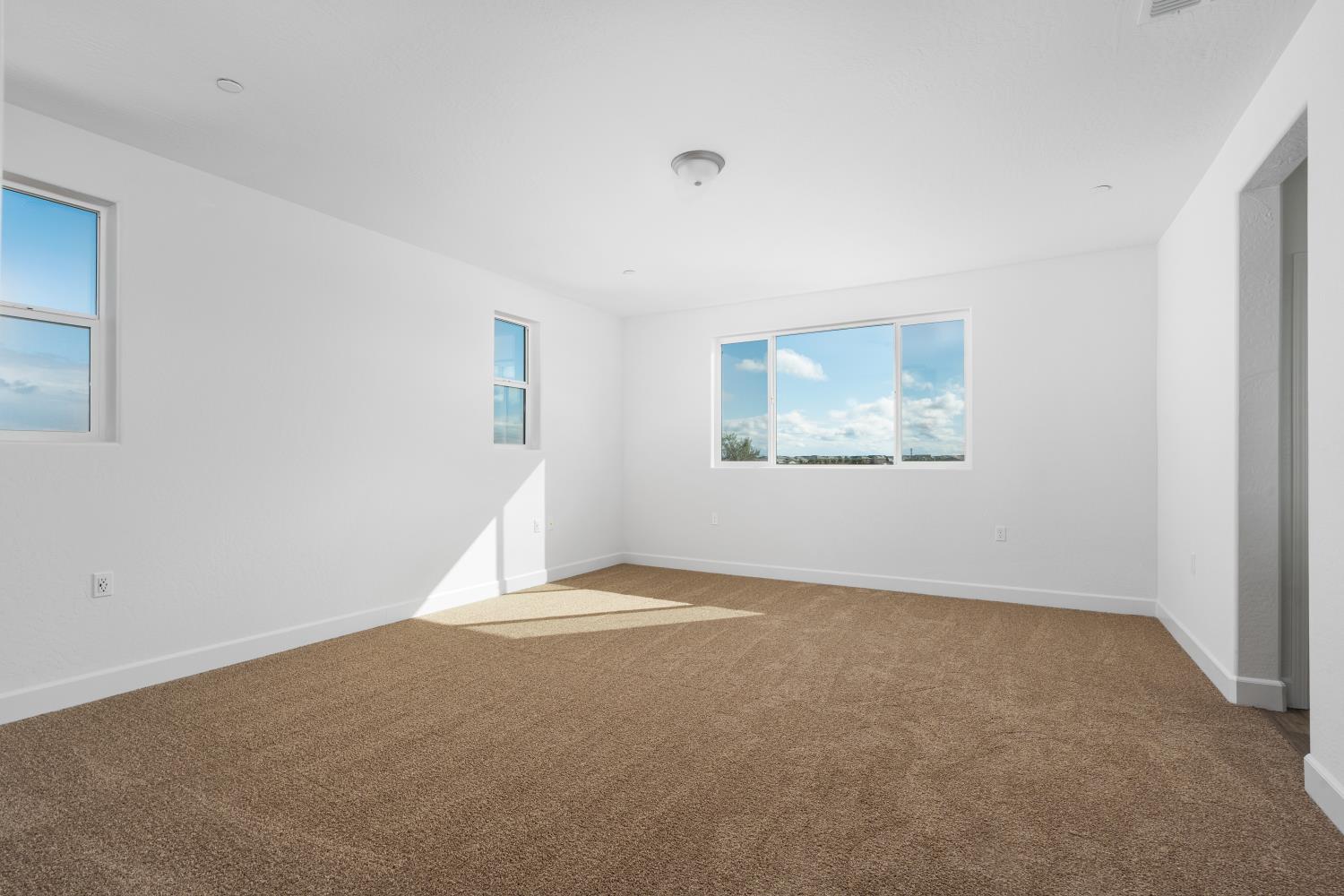 1140 Ponderosa Way W, Madera, CA 93636