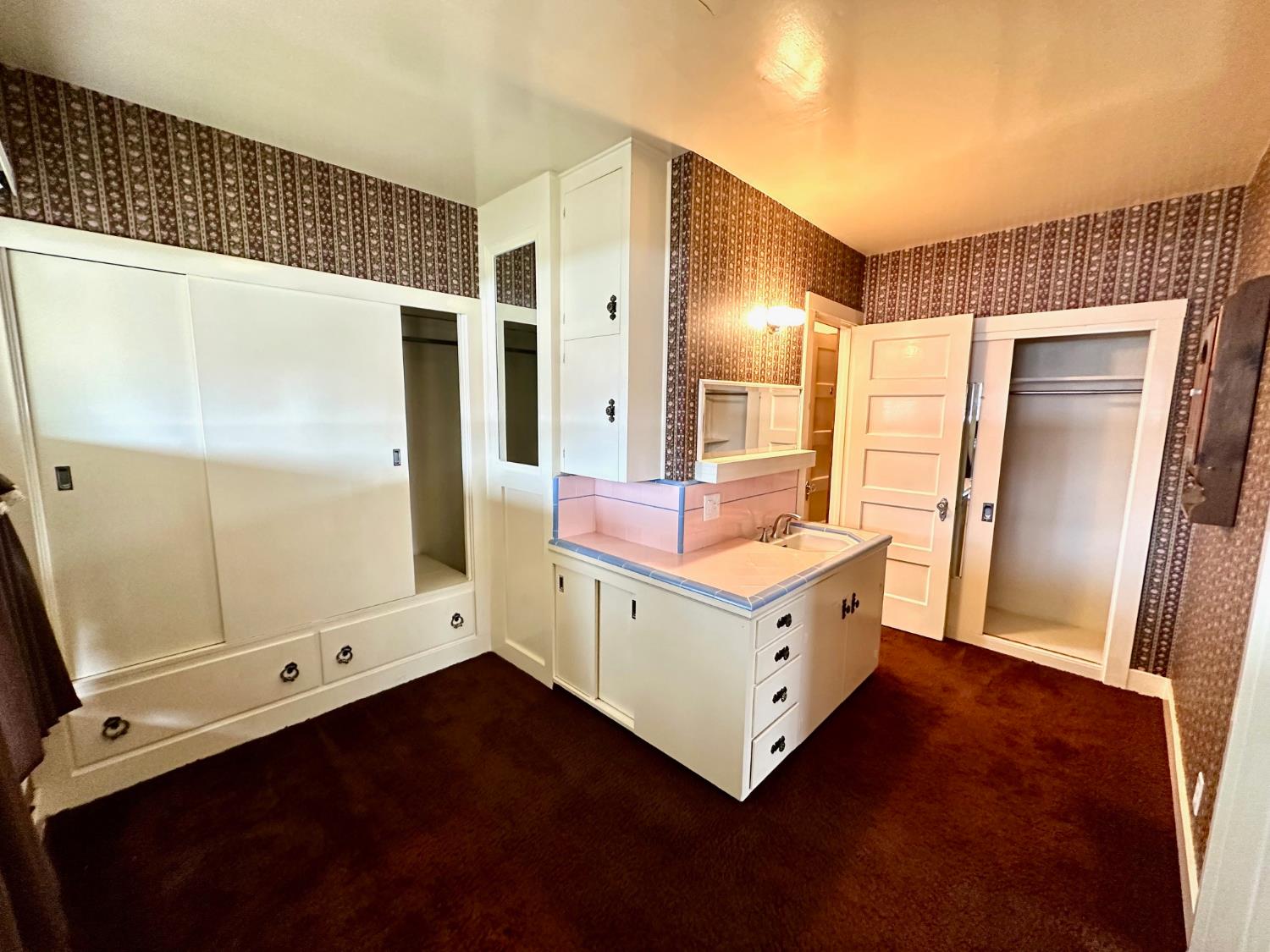 1301 N Douty St, Hanford, CA 93230