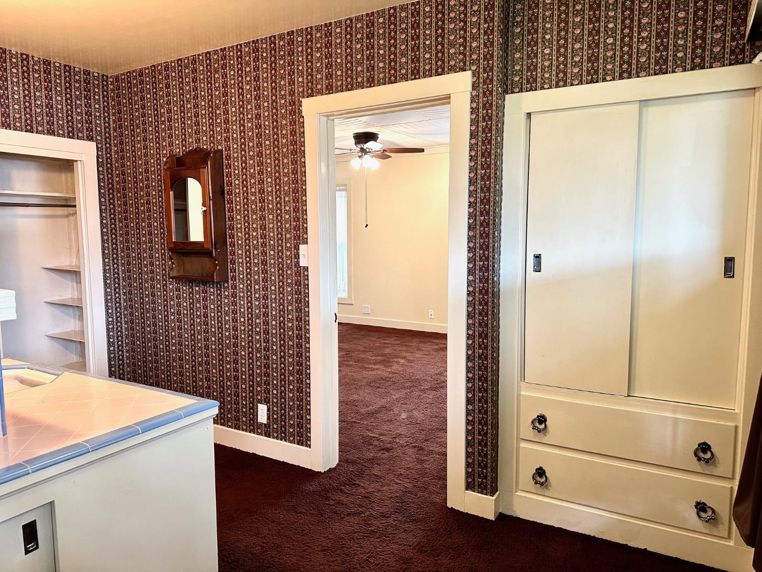 1301 N Douty St, Hanford, CA 93230