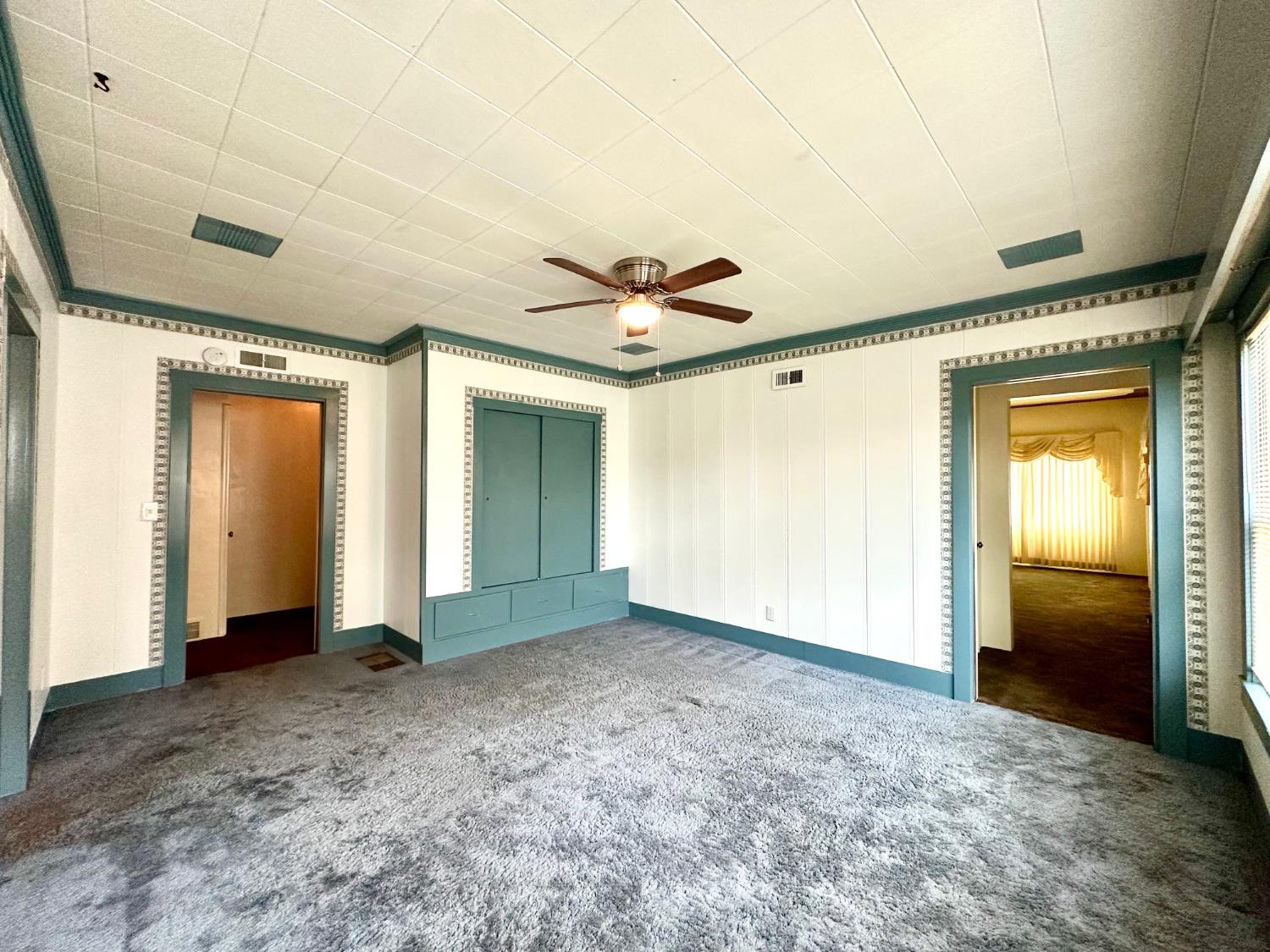 1301 N Douty St, Hanford, CA 93230