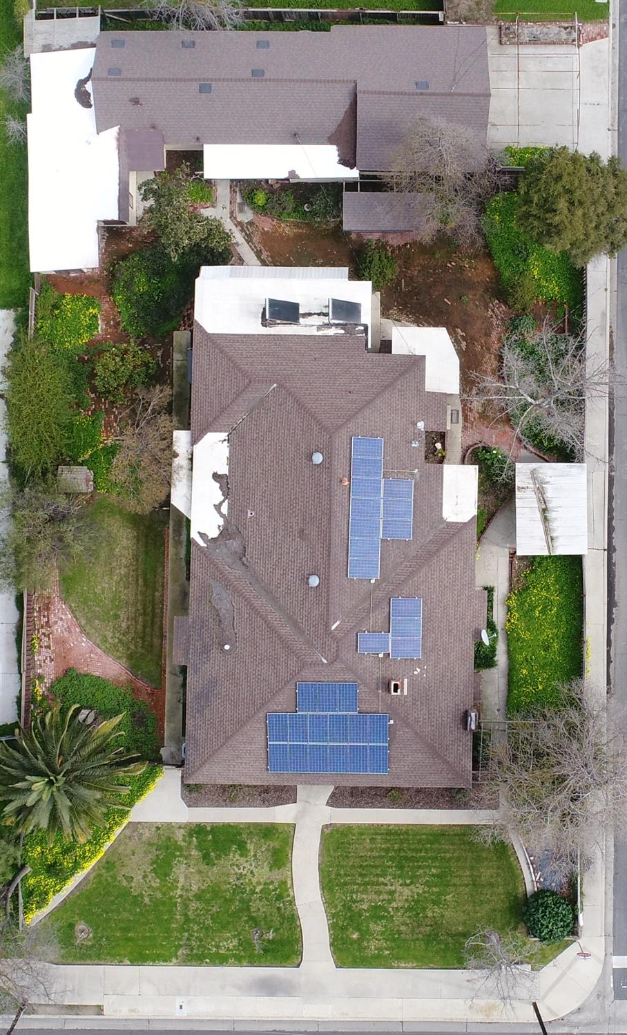 1301 N Douty St, Hanford, CA 93230