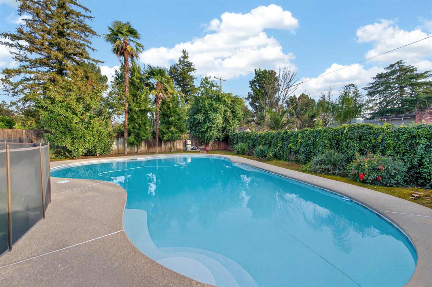 2805 W Spruce Ave, Fresno, CA 93711